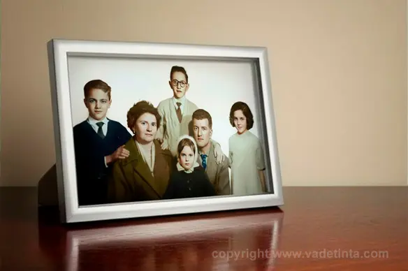 Foto antigua restaurada, impresa en papel fotográfico y enmarcada Vadetinta Barcelona