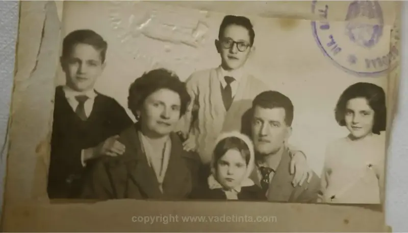 Fotografía descolorida, tono amarillento y falta de contraste por el tiempo